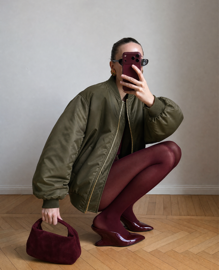 Bomber verde oliva e stivali bordeaux