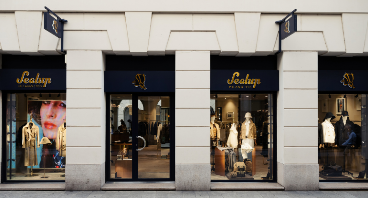 La facciata della boutique Sealup in via Brera a Milano